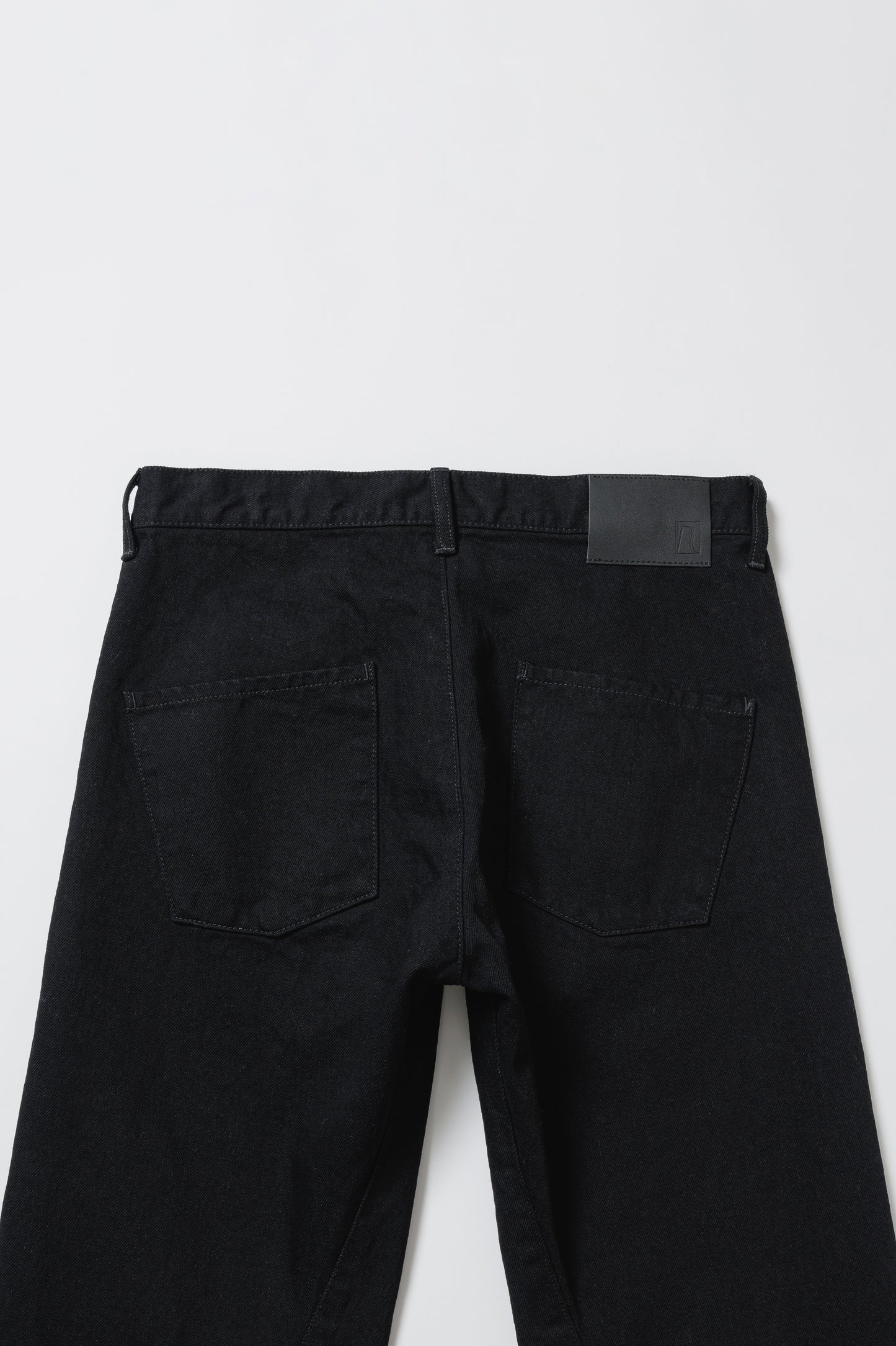 BLACK DENIM WAVING STRAIGHT JEANS